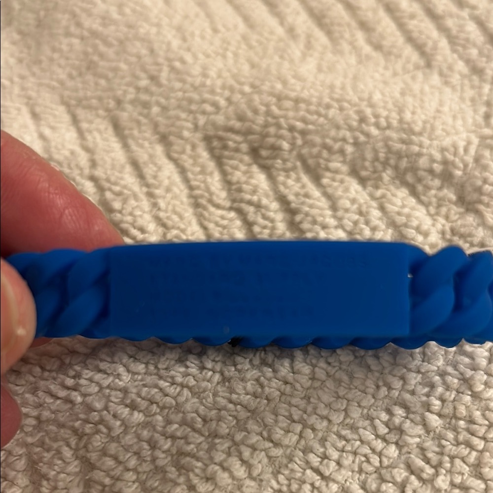 Marc by Marc Jacobs Electric Blue Silicone Bracelet One Size - Picture 2 of 8